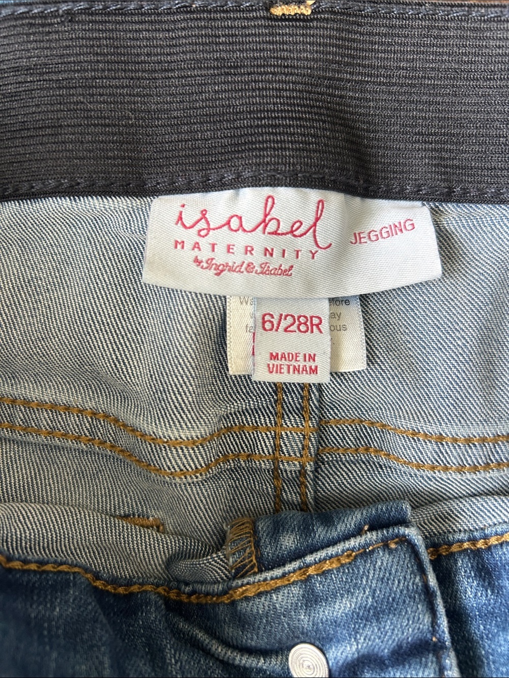 Isabel Maternity by Ingrid & Isabel jeans and jeggings bundle, size 6/28R - Picture 11 of 16